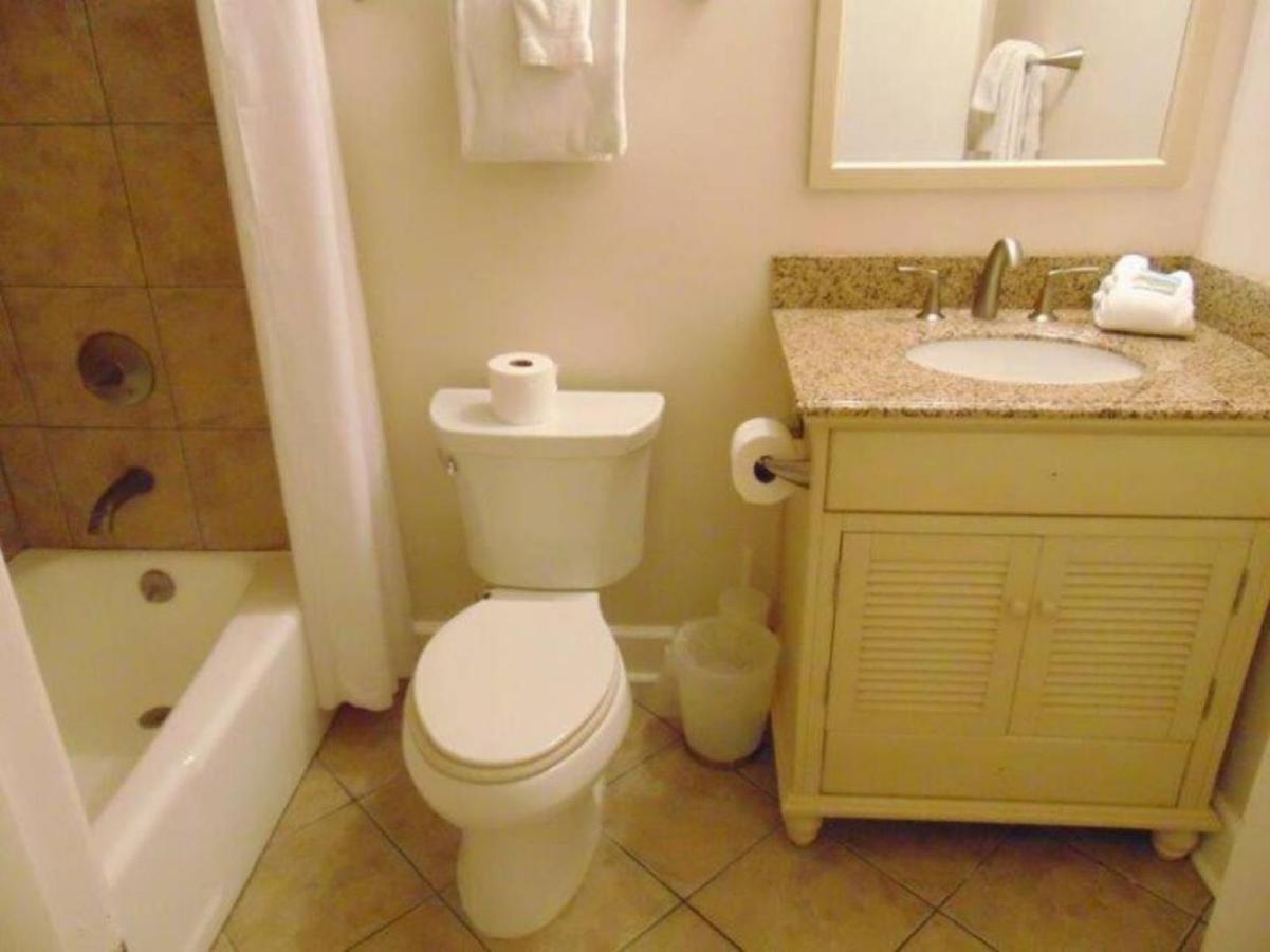 W2 Ocean Walk Resort Upstairs 2 Bed King And Two Twins Next To Back Pool St. Simons Island Eksteriør bilde